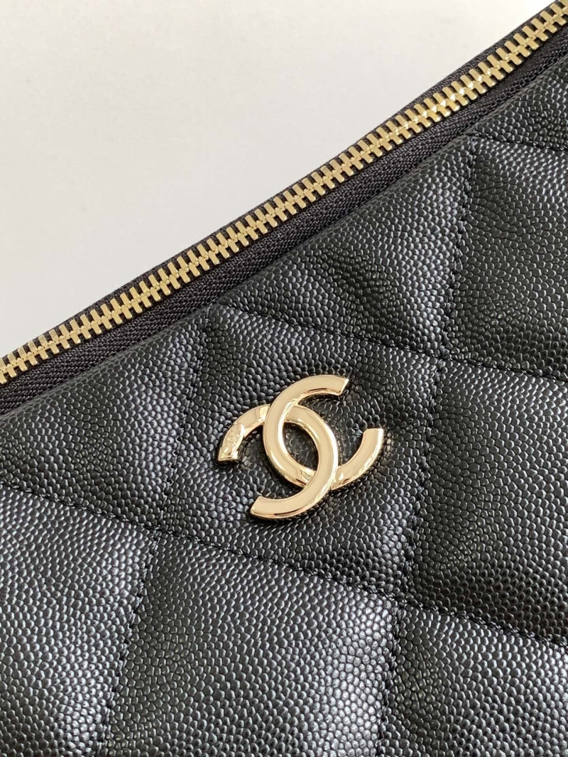 Ch**el hobo bags